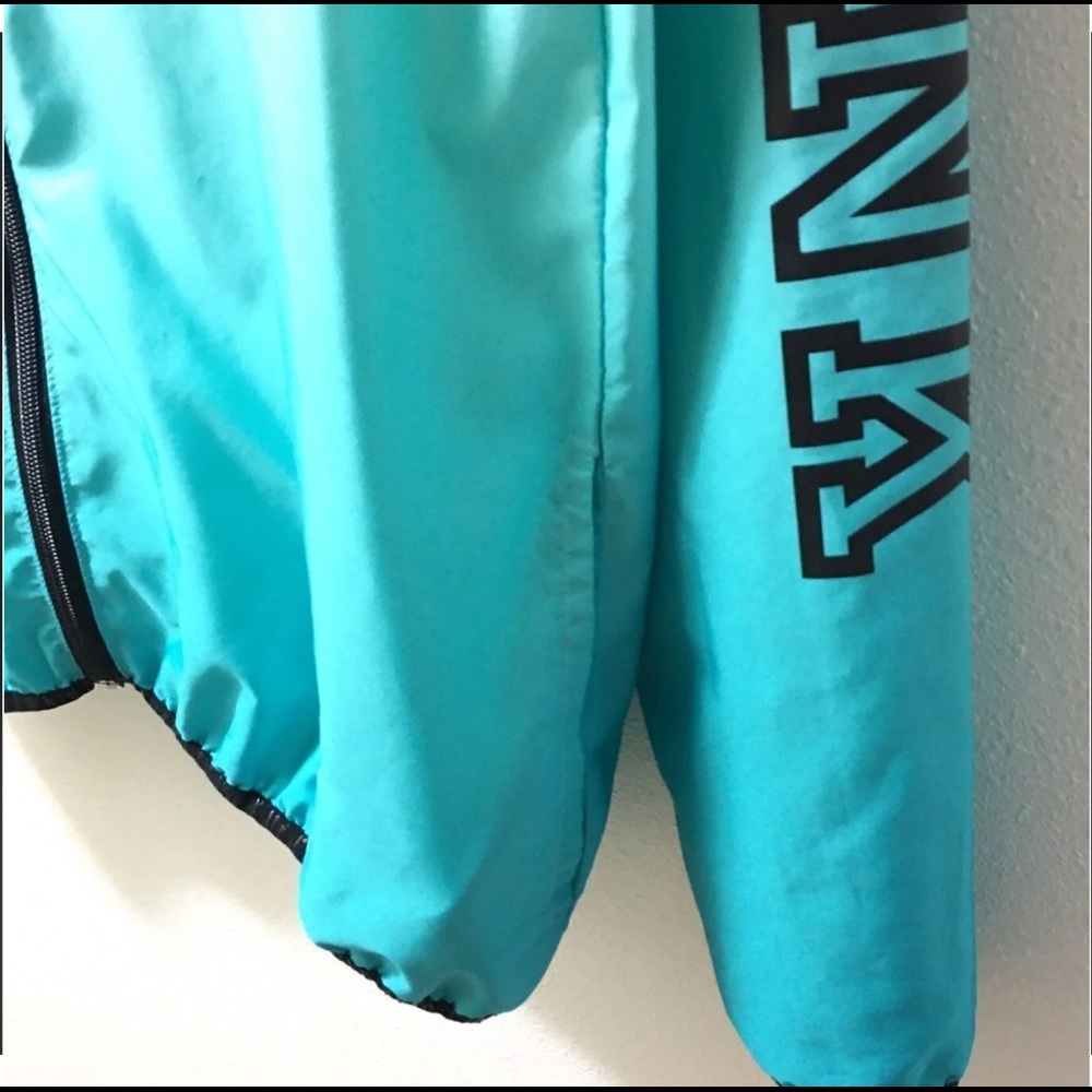 SOLD VS PINK Ombré Aqua Windbreaker RARE - Picture 3 of 6